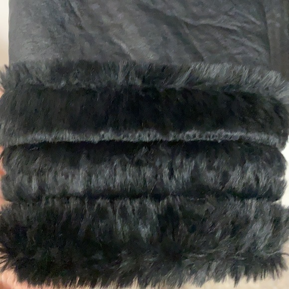 Reversible black faux leather/fur oversized coat -Size Large - Picture 8 of 15